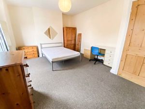 Photo 25- click for photo gallery